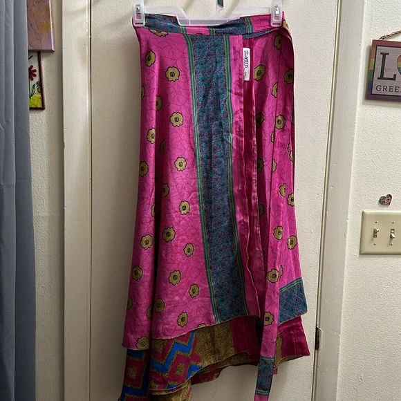 Repurposed sari wrap skirt - Picture 3 of 10
